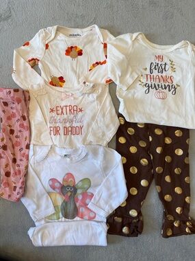 Bundle 3-6 Months Old Navy White Thanksgiving Turkey Baby Bodysuit Set